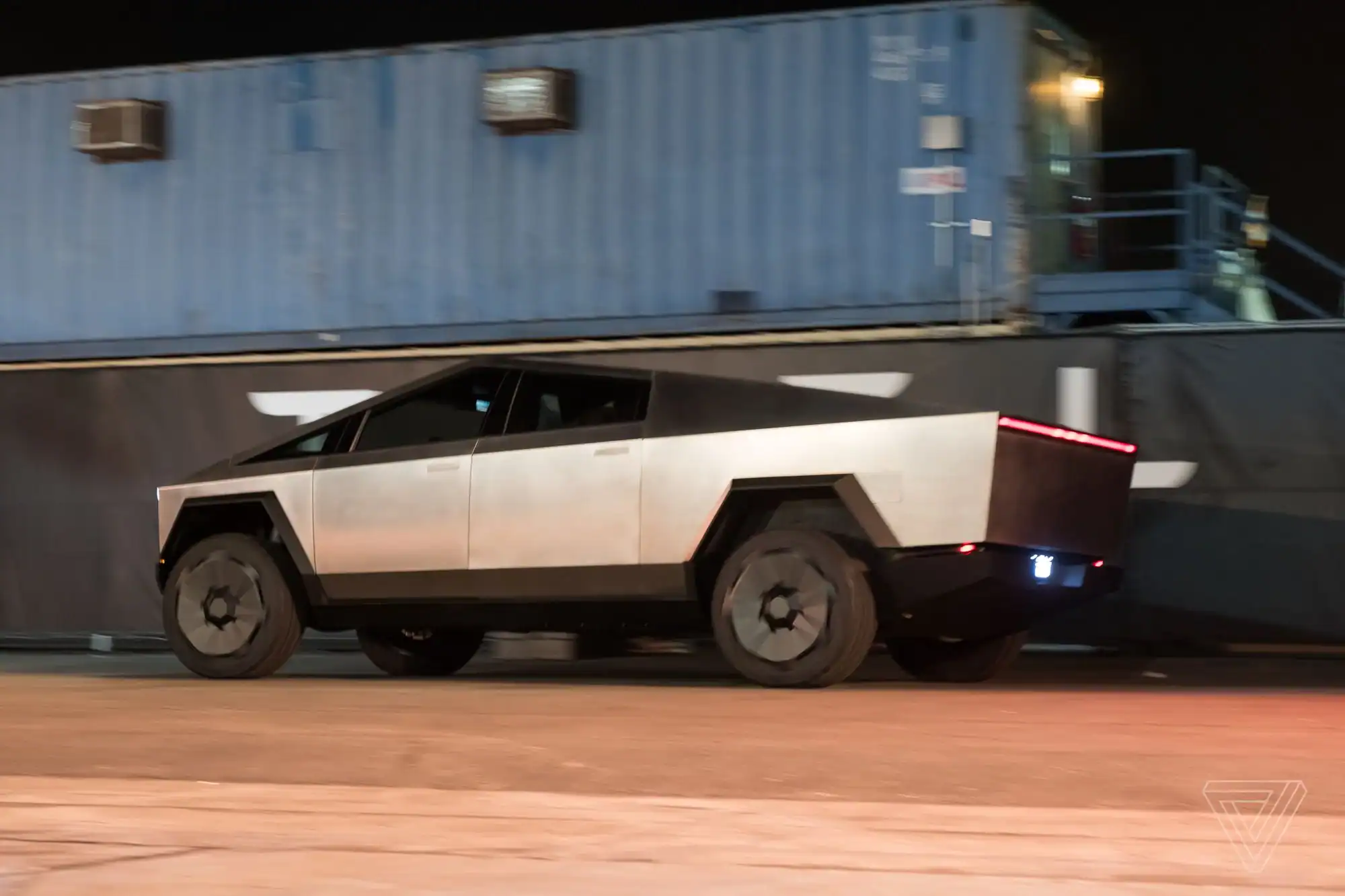 2024-Tesla-Cybertruck