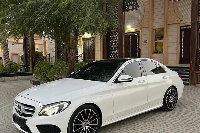 للبيع c200 موديل 2018 خليجي
