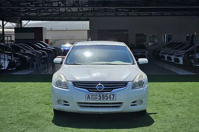 Sale 2012 Nissan Altima 2.5 AED 13500