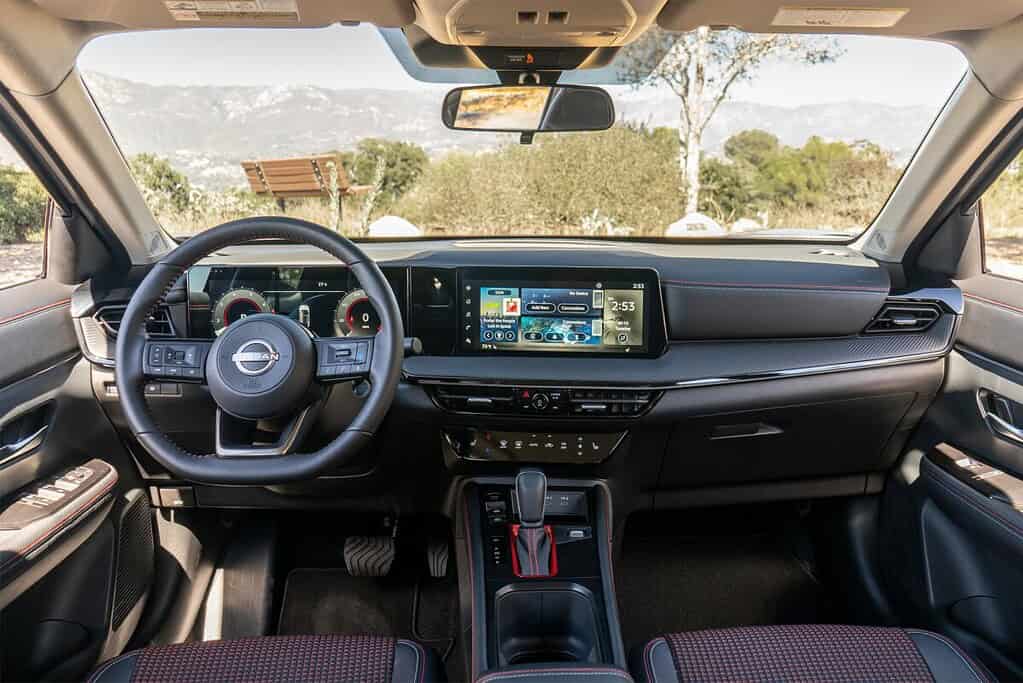 New 2025 Nissan Kicks