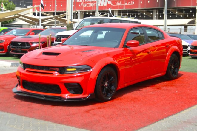 Sale 2020 Dodge Charger SXT in Dubai
